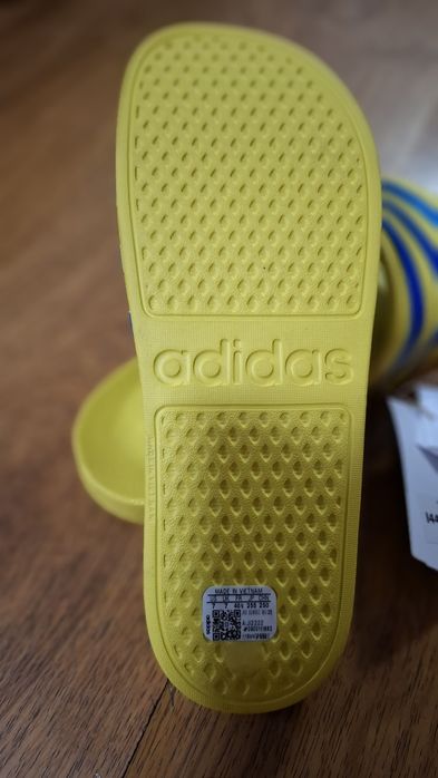 Șlapi Adidas noi