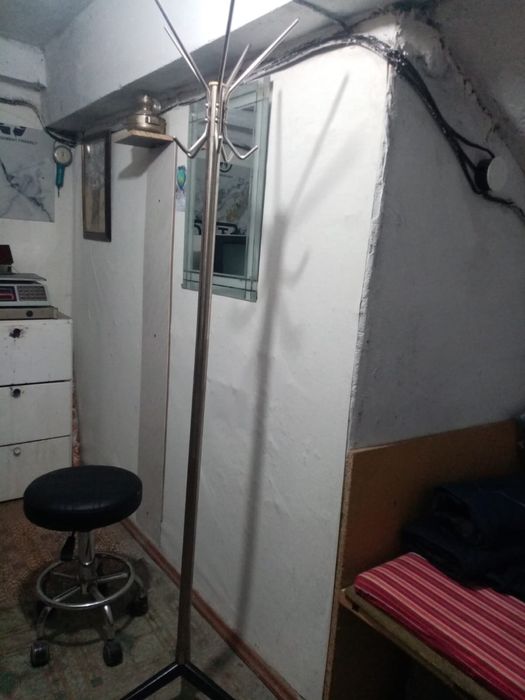 Продам вешалку для прихожей