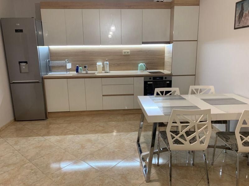 Дава се под наем Двустаен апартамент в София, Павлово - 68 кв.м за 700 € - Снимка #2