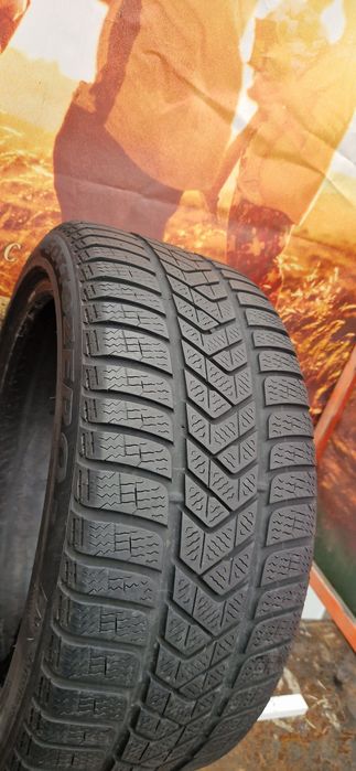 1 Anvelopa Pirelli 245 40 R18 M+S