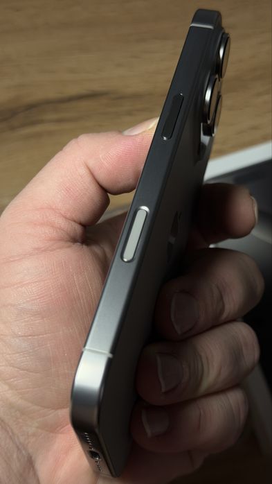 Верифицированный iPhone 16 Pro 256Gb титан