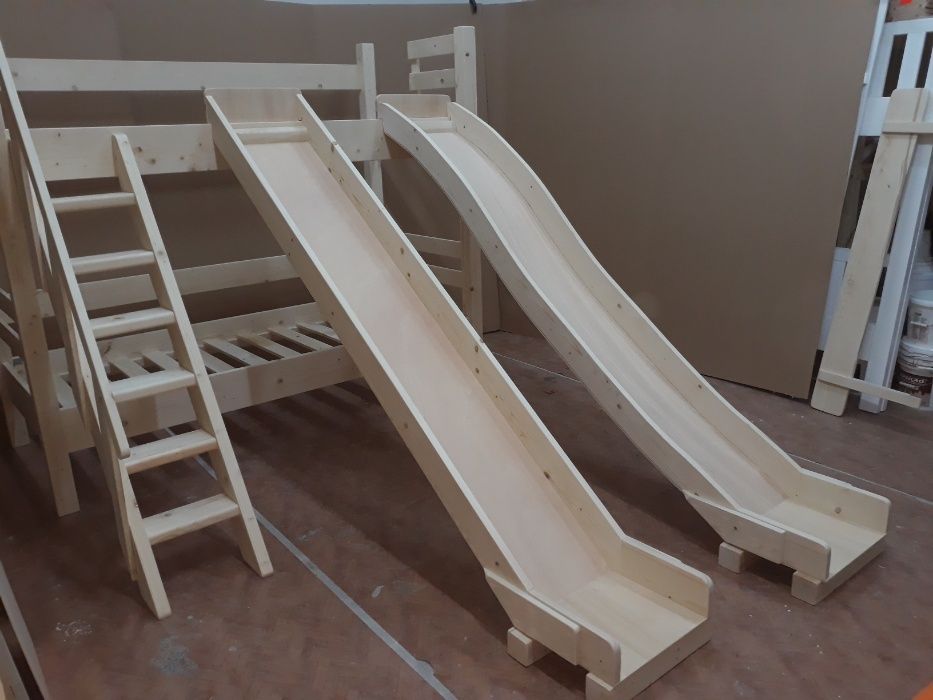 TRANSPORT GRATUIT.Pat etajat-supraetajat din lemn masiv.Cod 2002