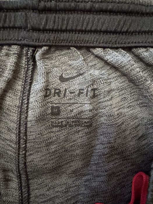 Чисто нов мъжки оригинален анцуг Nike Dry-Fit размер М