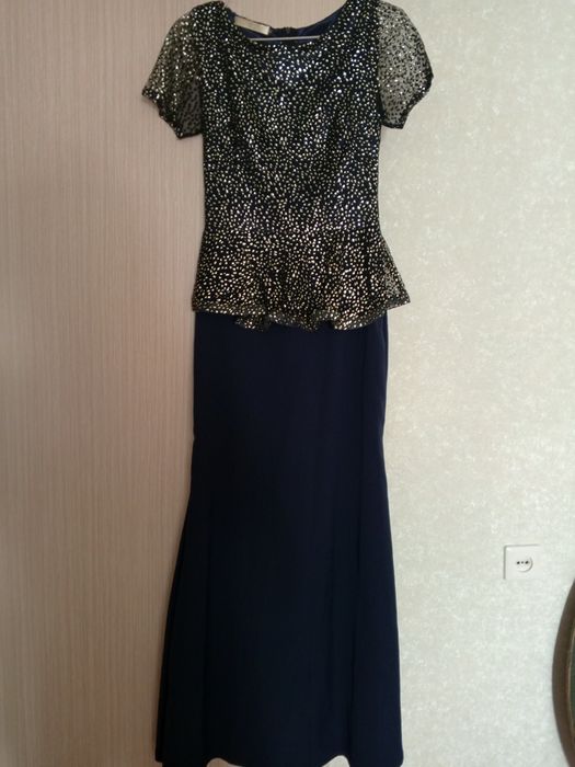 Платье женское вечерное .