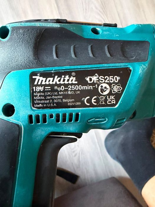 makita dfs 250 18 V