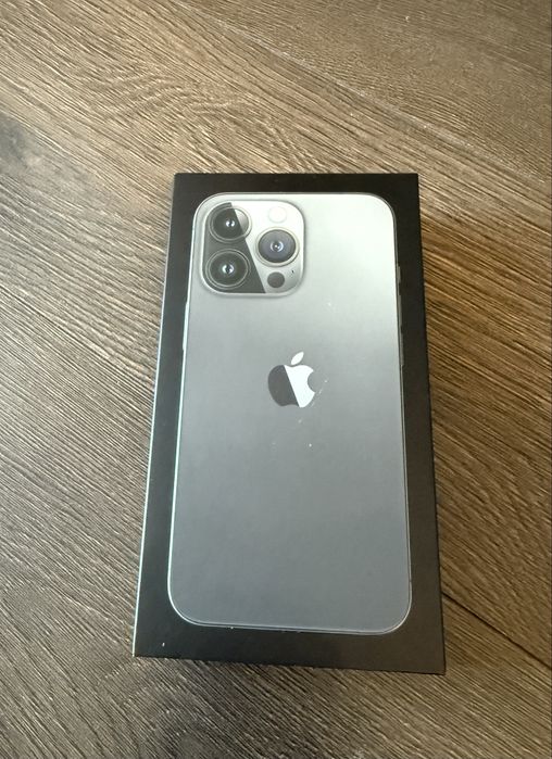 Cutie Ipnone 13 pro + cablu de date/incarcare rapida original, nou