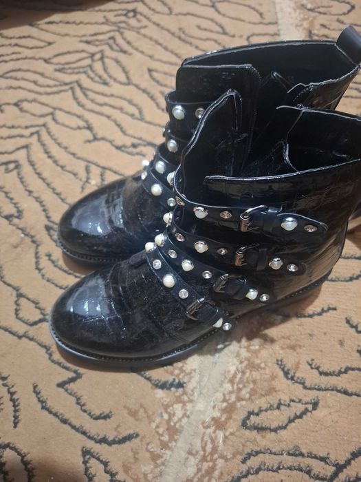 Продават се.Чисто Нови