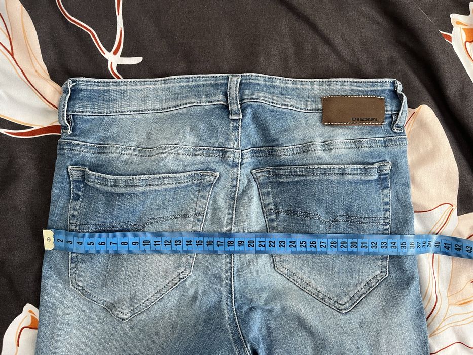 Blugi albastri Diesel
