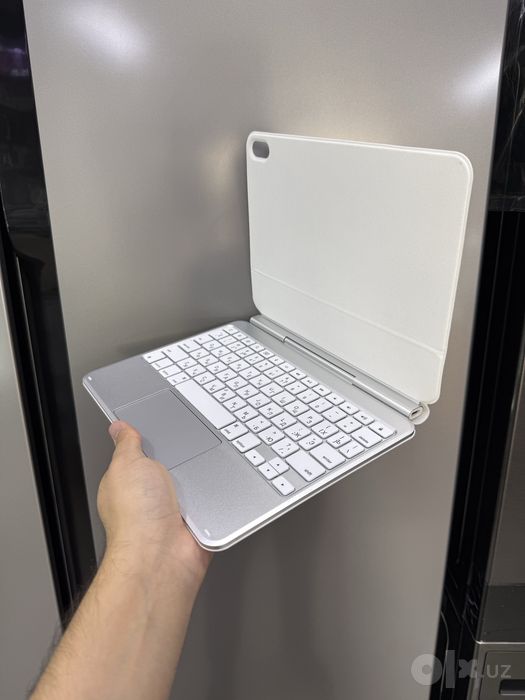 Apple Ipad 11 A16 keyboard pink white black Чехол клавиатура