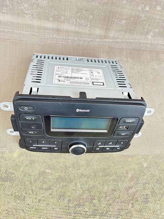 Radio cu bluetooth si usb logan 2