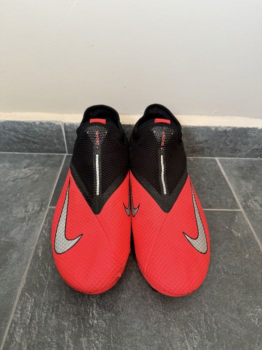 Бутонки Nike Phantom