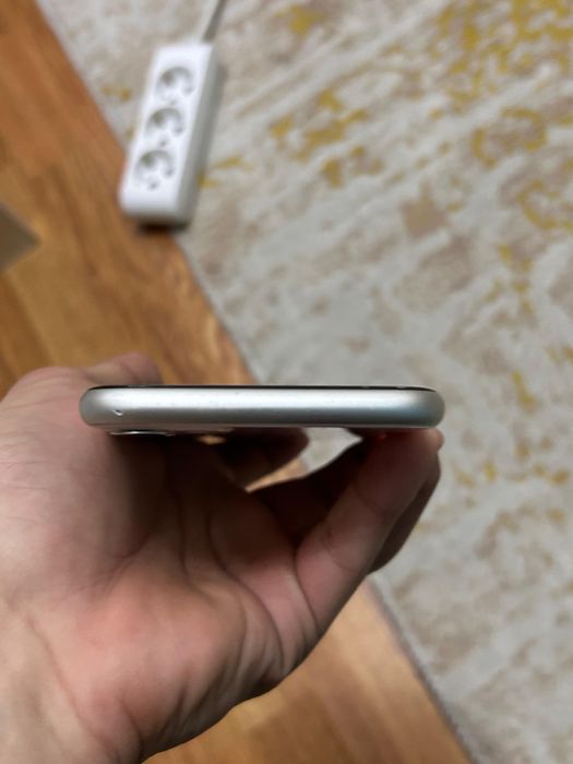 iPhone 11 белый цвет