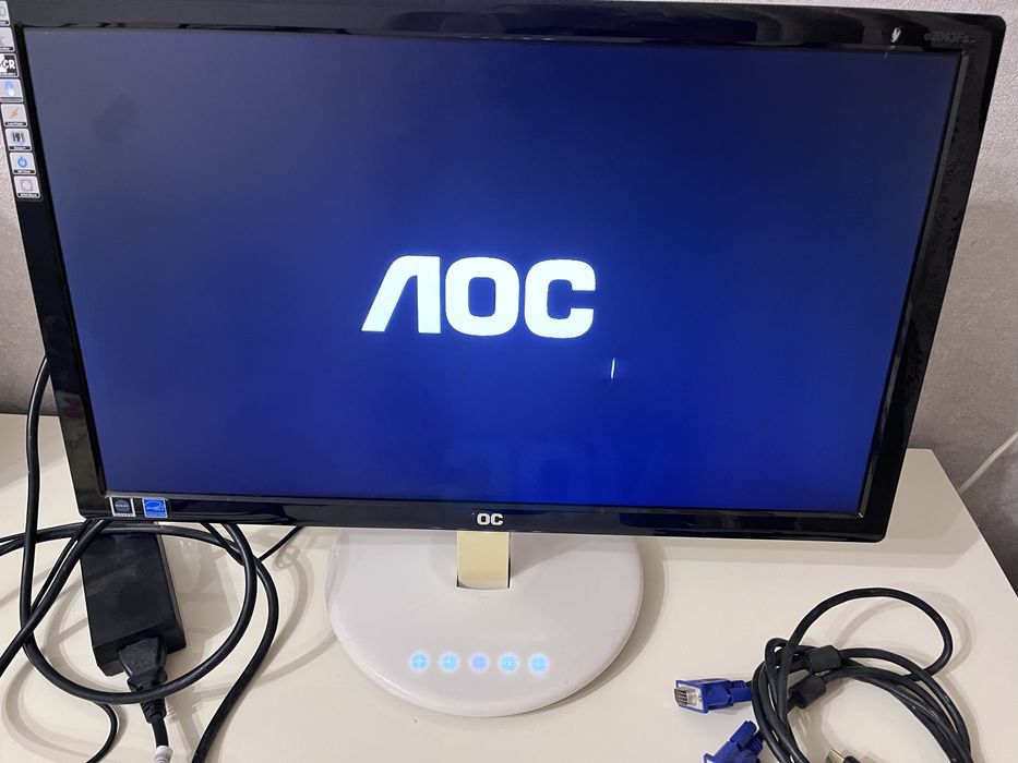 Продам широкоформатный манитор LOC