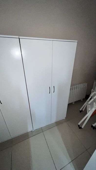 Шкафы , парты , маты