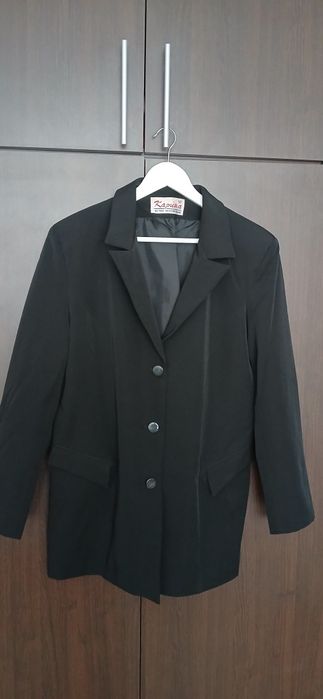 Черно класическо дамско сако