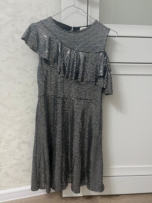 Продам платье для девочки