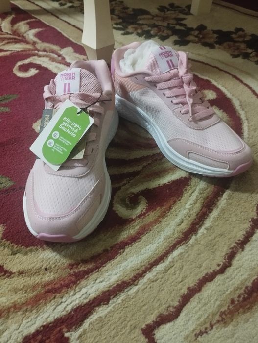 Ayollar uchun qulay krassovka.