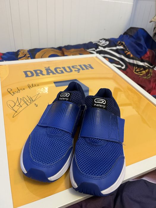 Adidasi Decathlon marimea 34