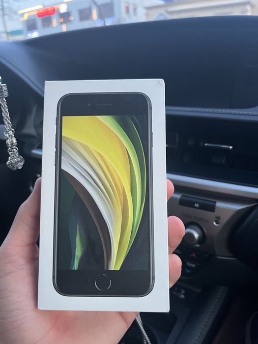 Айфон SE.              .