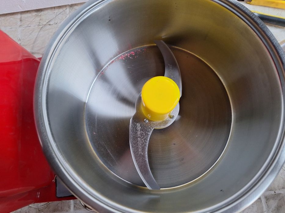 Кутер  - зеленчукорезачка 5л. и 8л. за раздробяване на зеленчуци