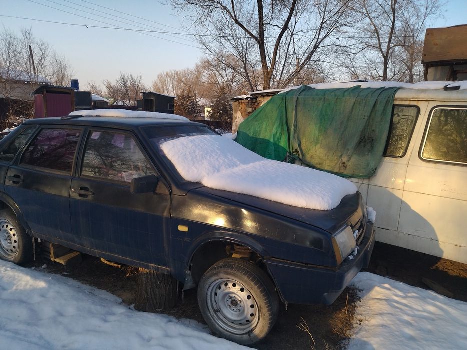 Автомобиль Ваз 21099