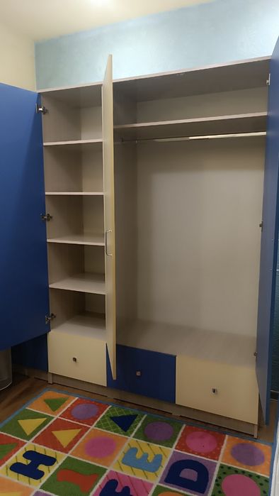 Mebil sotiladi Kampilek