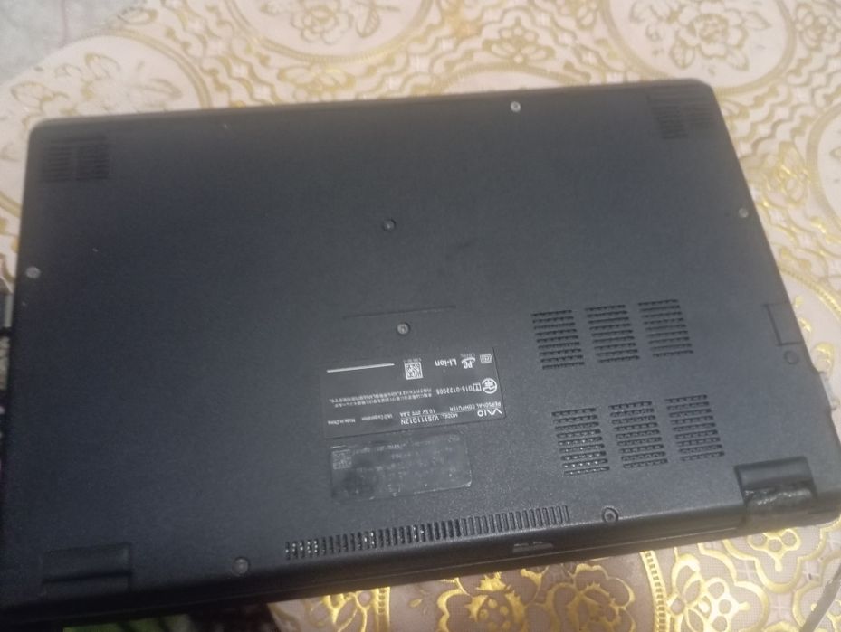 Core 5 6200U  VJS111D12N