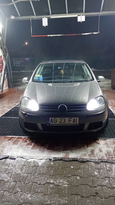 Vând golf 5 1.6 benzina