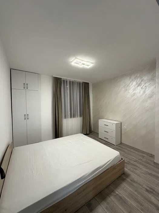 Просторен четиристаен апартамент в района на Възраждане 1 !