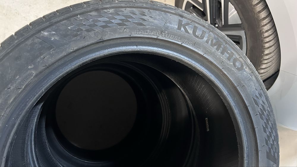 KUMHO 245/45/18 летни