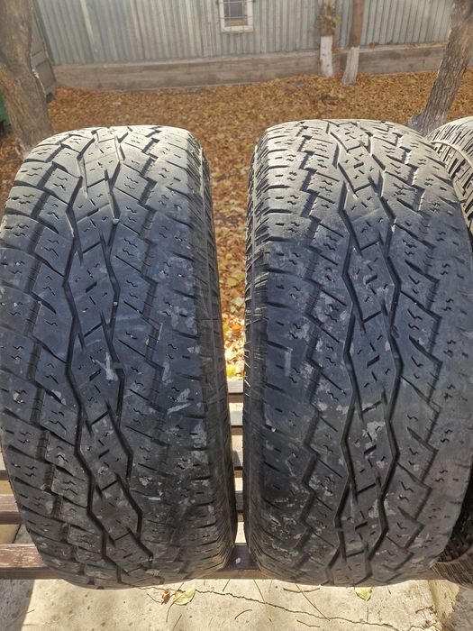 Продам комплект летних шин 265-65r17