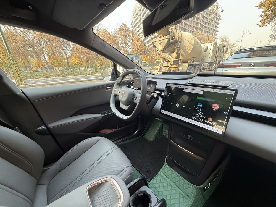 Продаю свой электро Автомобиль Zeekr x пробег 13.000