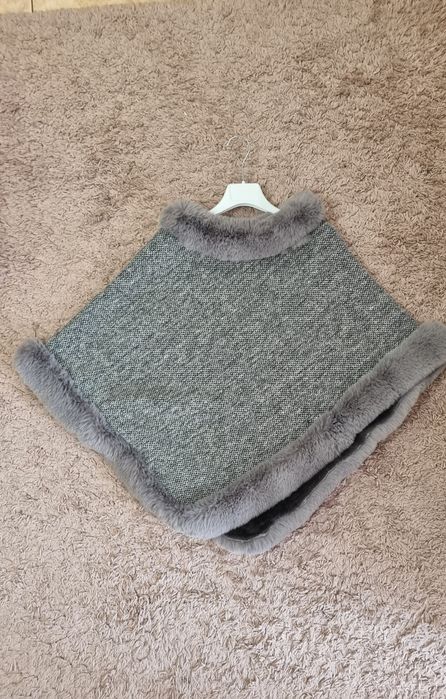 Пончо с еко косъм