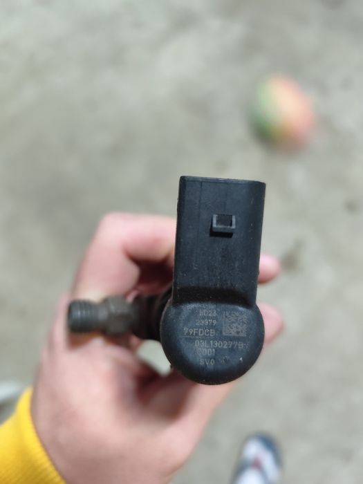 Vând injectoare diesel pentru motor 1.6 TDI, cod OEM: 03L130277B