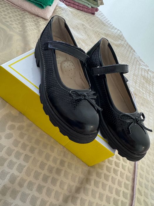 Продам туфли детские