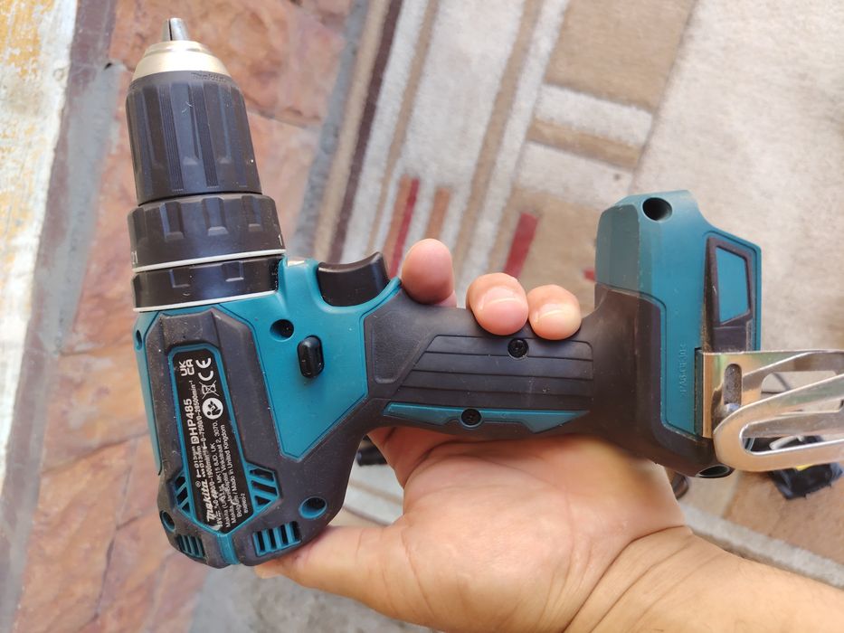 Auto filetata Makita