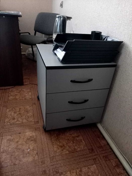 Стол офисный б/у.