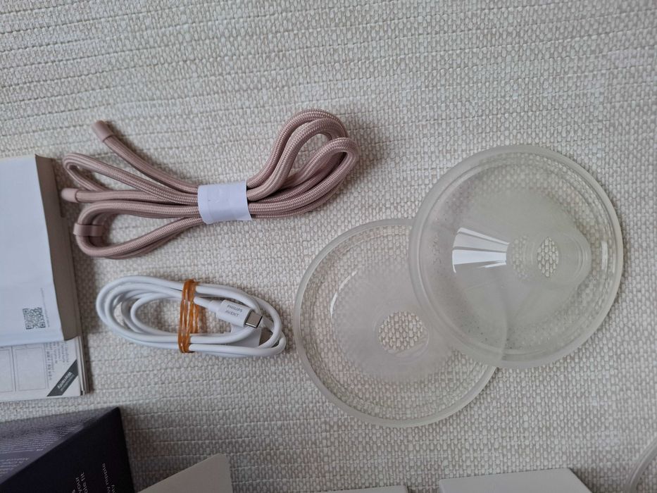 Нова двойна електрическа помпа за кърма Philips Avent Hands-free.