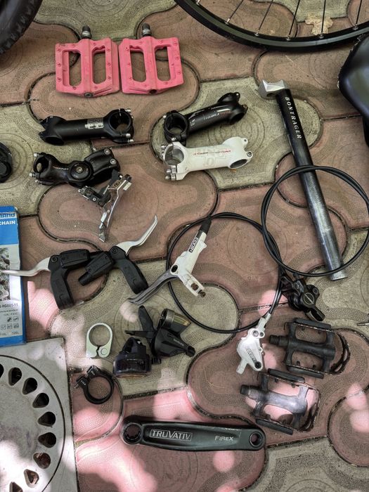 Vand piese si accesorii biciclete