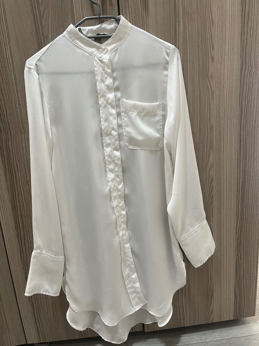 Бели Ризи Bershka, Hm