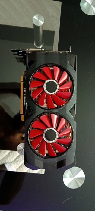 Vând placa video rx570