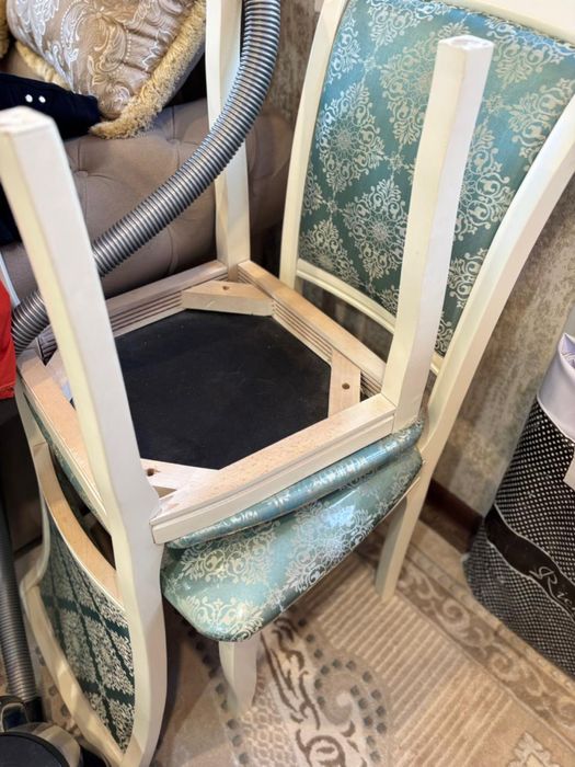 СРОЧНО Продается стол и 12 стулья