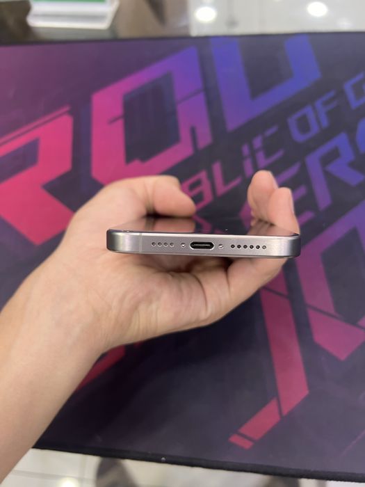 iPhone 15 Pro mqx