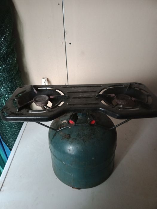 Butelie și aragaz