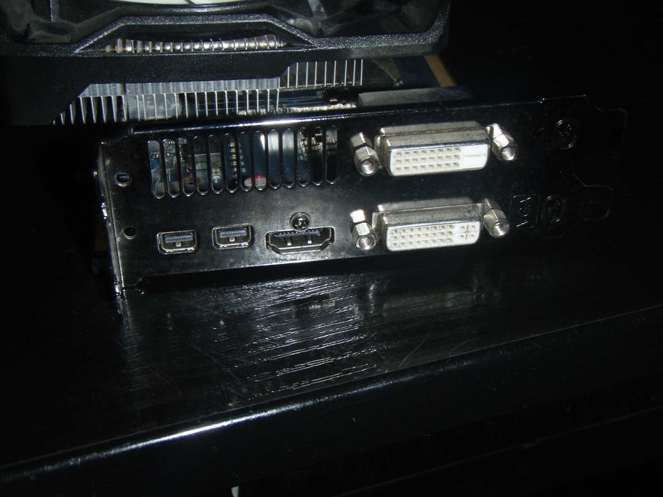 Placa video HIS AMD HD 6970 2Gb GDDR5 256bit