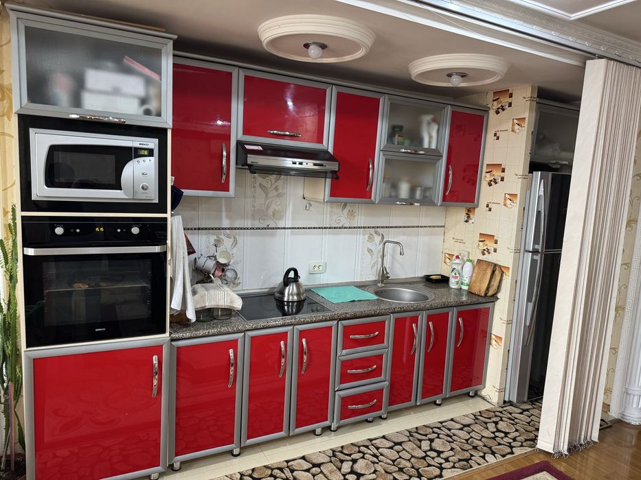 Shayxontohur tumanida Kvartira sotiladi, 3 xona srochna!!!