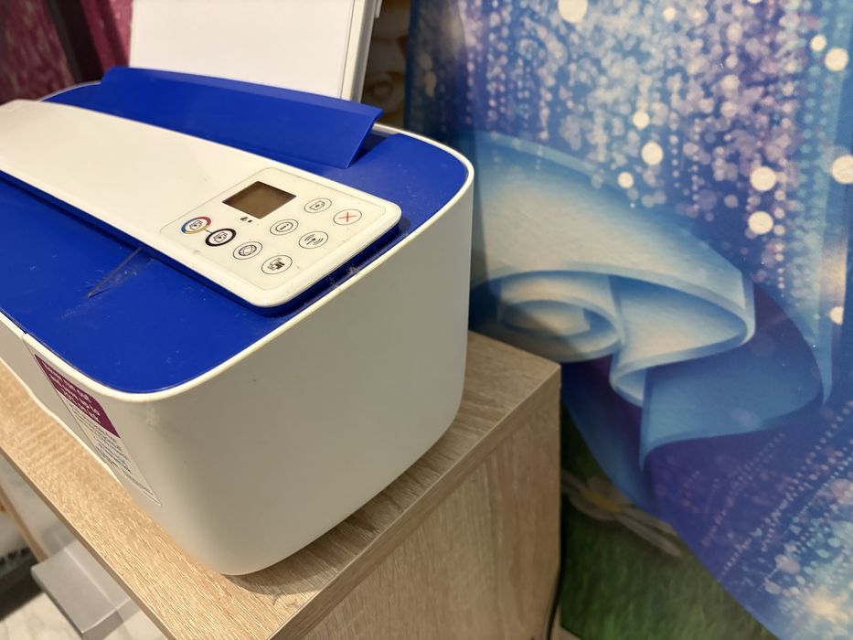 Vand imprimanta hp 3760
