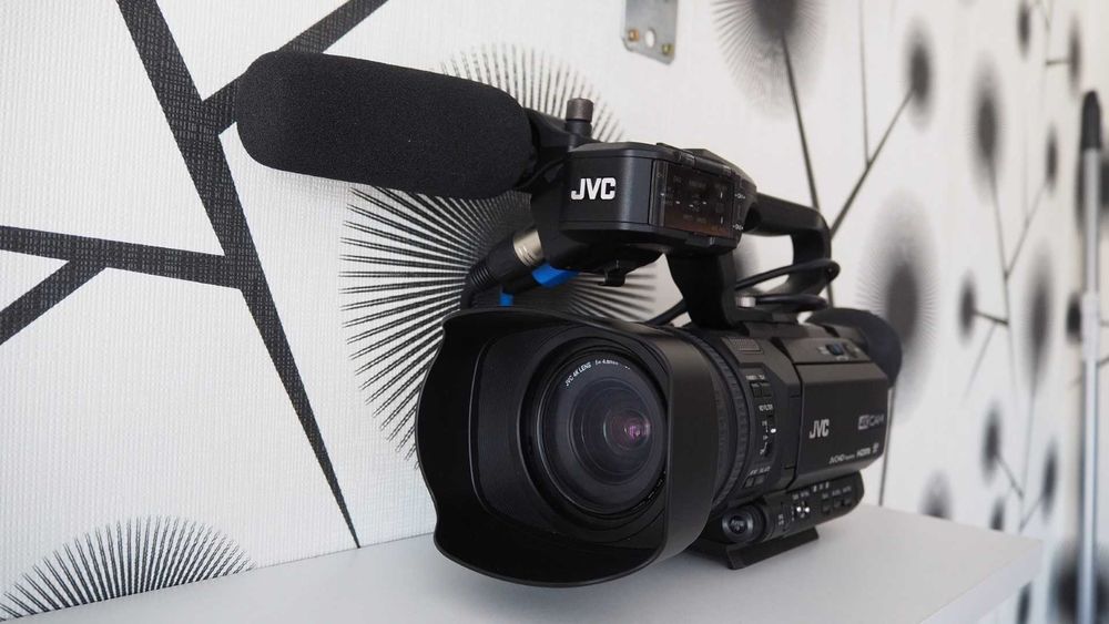 JVC GY 180 - 4K la preț imbatabil