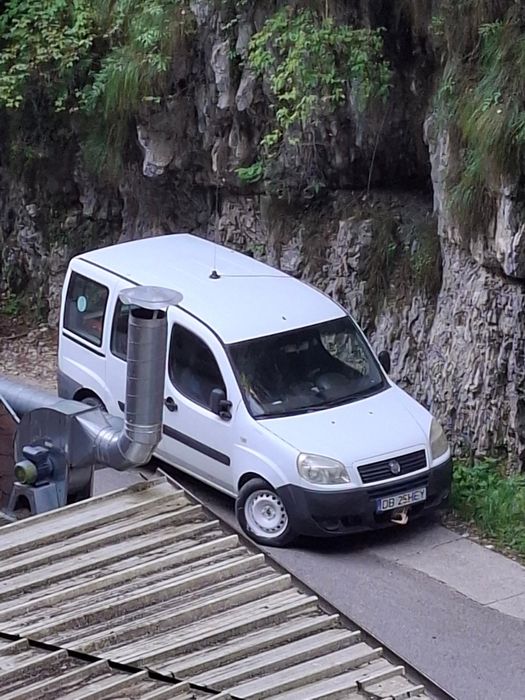Vând Fiat Doblo 1.4 benzină, 77 CP, Euro 4, pentru reparat/dezmembrări ITP valabil.