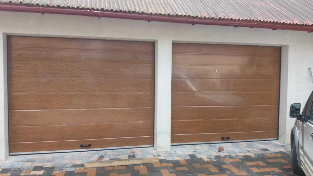 Ușă de garaj Rezidențială